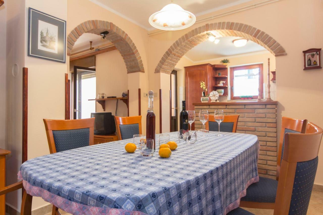 Guest House Ljubica Medulin Exterior foto